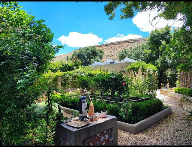 2 BEDROOM FREESTANDING FOR SALE IN NIEU BETHESDA